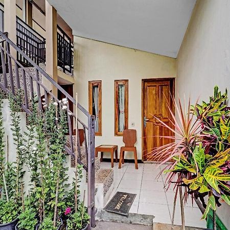 Adinda Homestay Лембанг Экстерьер фото